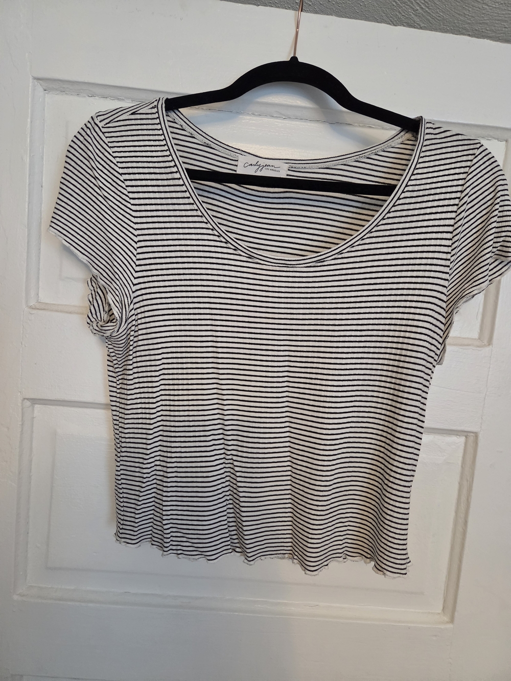 Carly Jean Los Angeles Black & White Striped Cropped Scoop Neck Tee